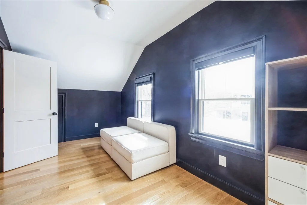 4 bed, 3 bath apartment for rent at 20 Fairmont St Unit 20, Cambridgeport — photo 10 of 24