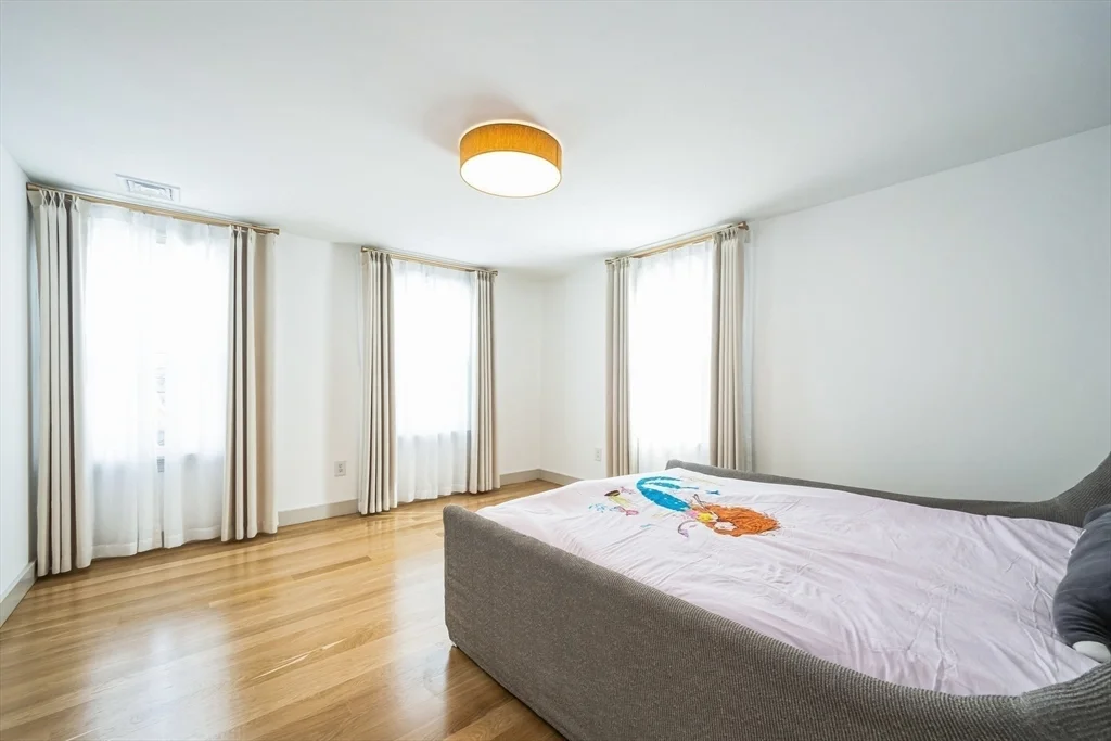 4 bed, 3 bath apartment for rent at 20 Fairmont St Unit 20, Cambridgeport — photo 16 of 24