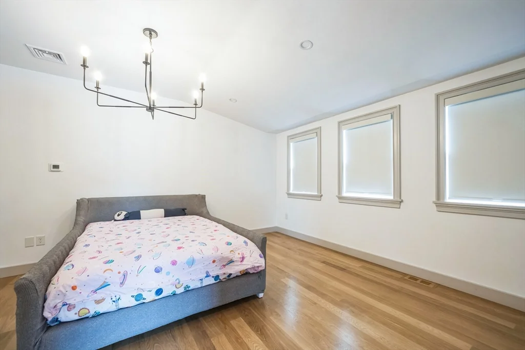 4 bed, 3 bath apartment for rent at 20 Fairmont St Unit 20, Cambridgeport — photo 8 of 24