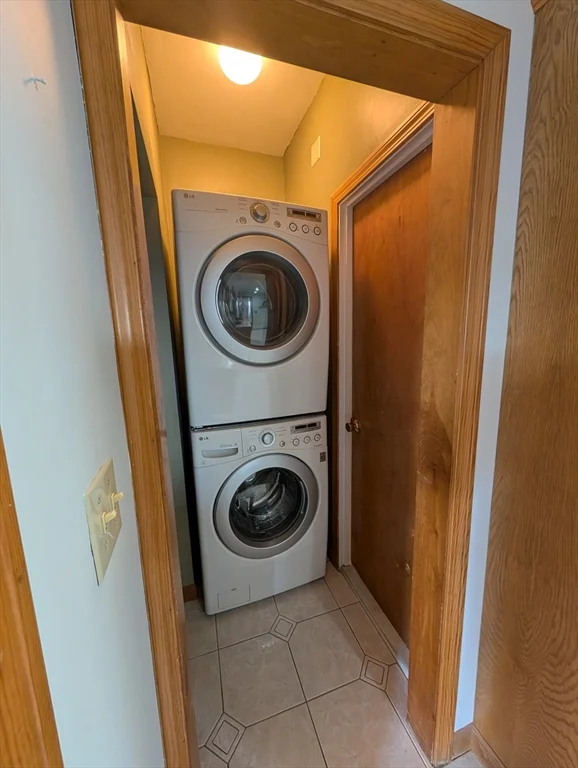 5 bed, 1 bath apartment for rent at 20 Fairmount Unit 2, Everett — photo 7 of 14
