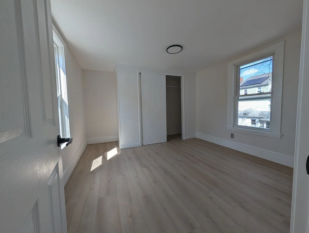 5 bed, 1 bath apartment for rent at 20 Fairmount Unit 2, Everett — photo 8 of 14
