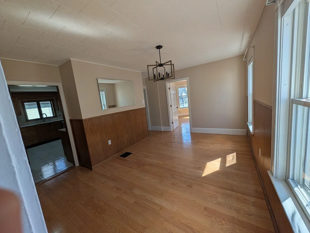 5 bed, 1 bath apartment for rent at 20 Fairmount Unit 2, Everett — photo 1 of 14