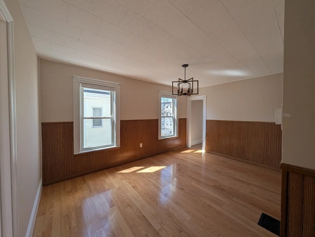 5 bed, 1 bath apartment for rent at 20 Fairmount Unit 2, Everett — photo 2 of 14