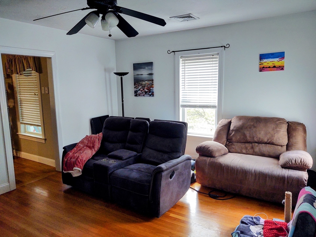 3 bed, 1 bath apartment for rent at 20 Fay Ct Unit B, Marlborough — photo 9 of 28