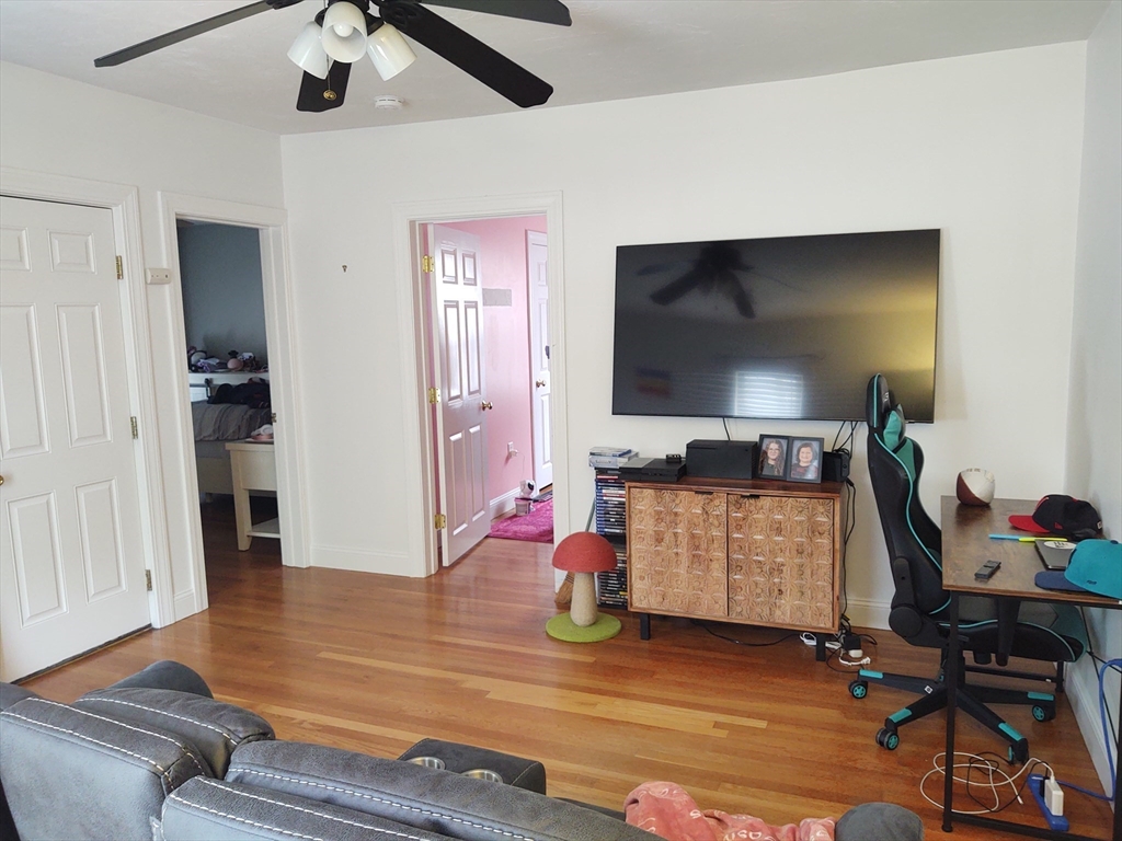 3 bed, 1 bath apartment for rent at 20 Fay Ct Unit B, Marlborough — photo 10 of 28