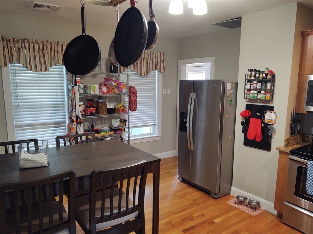 3 bed, 1 bath apartment for rent at 20 Fay Ct Unit B, Marlborough — photo 6 of 28