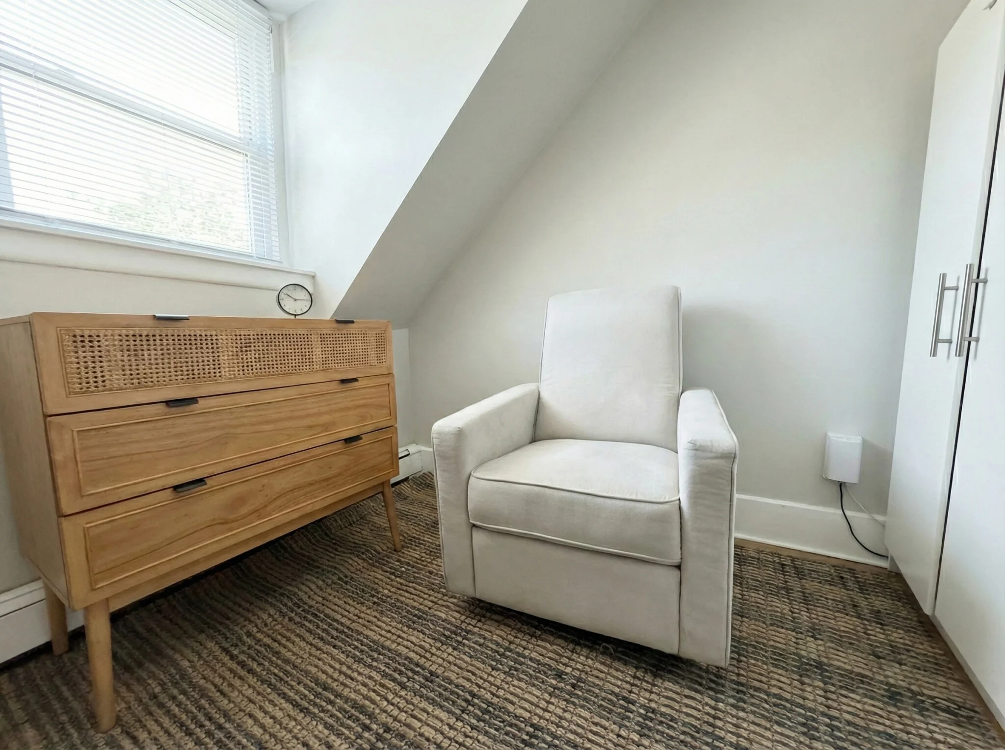 4 bed, 1.5 bath apartment for rent at 20 Fellsway Unit 2, Ten Hills — photo 4 of 17