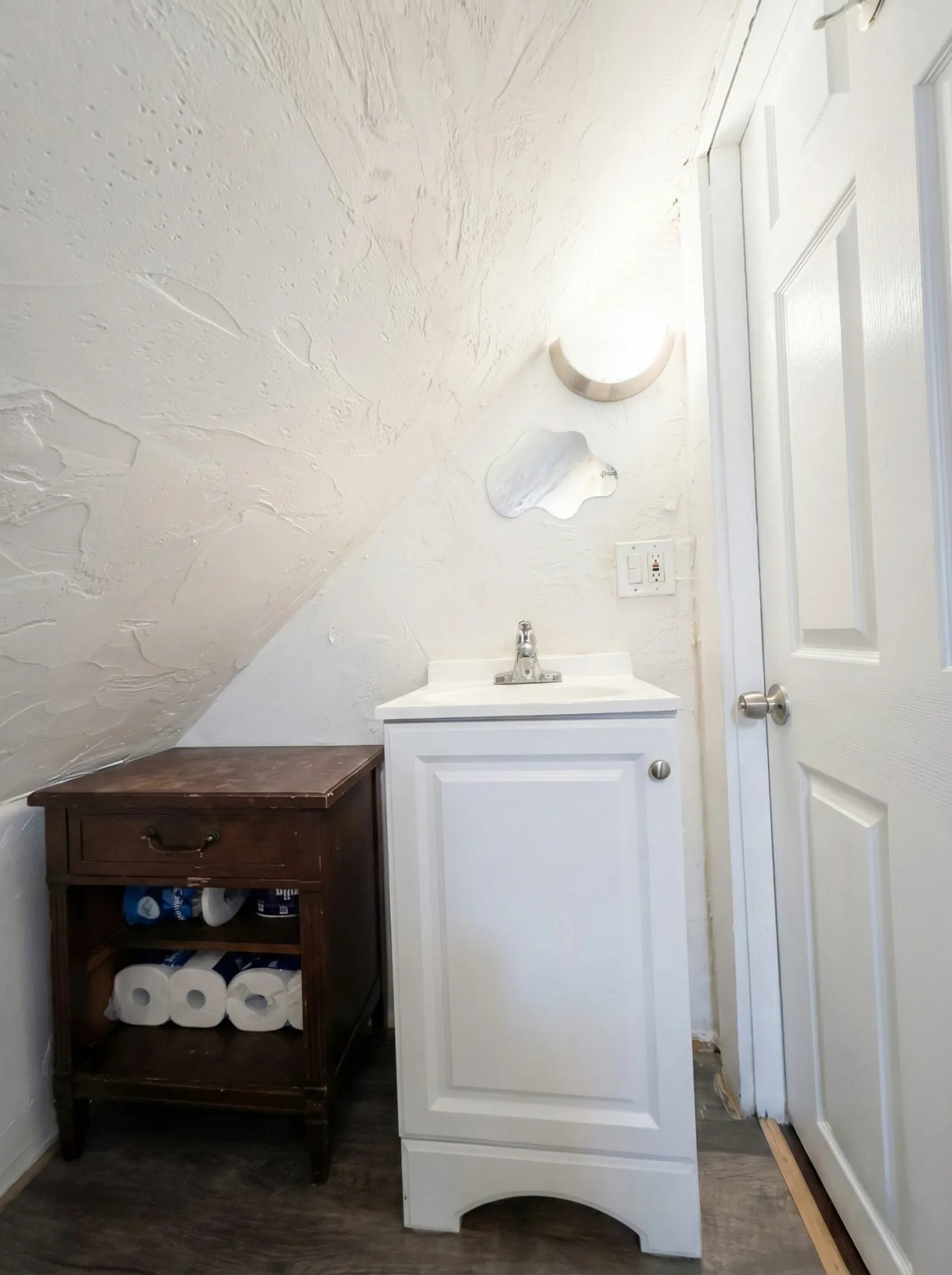 3.5 bed, 1.5 bath apartment for rent at 20 Fellsway West Unit 2, Somerville — photo 7 of 17