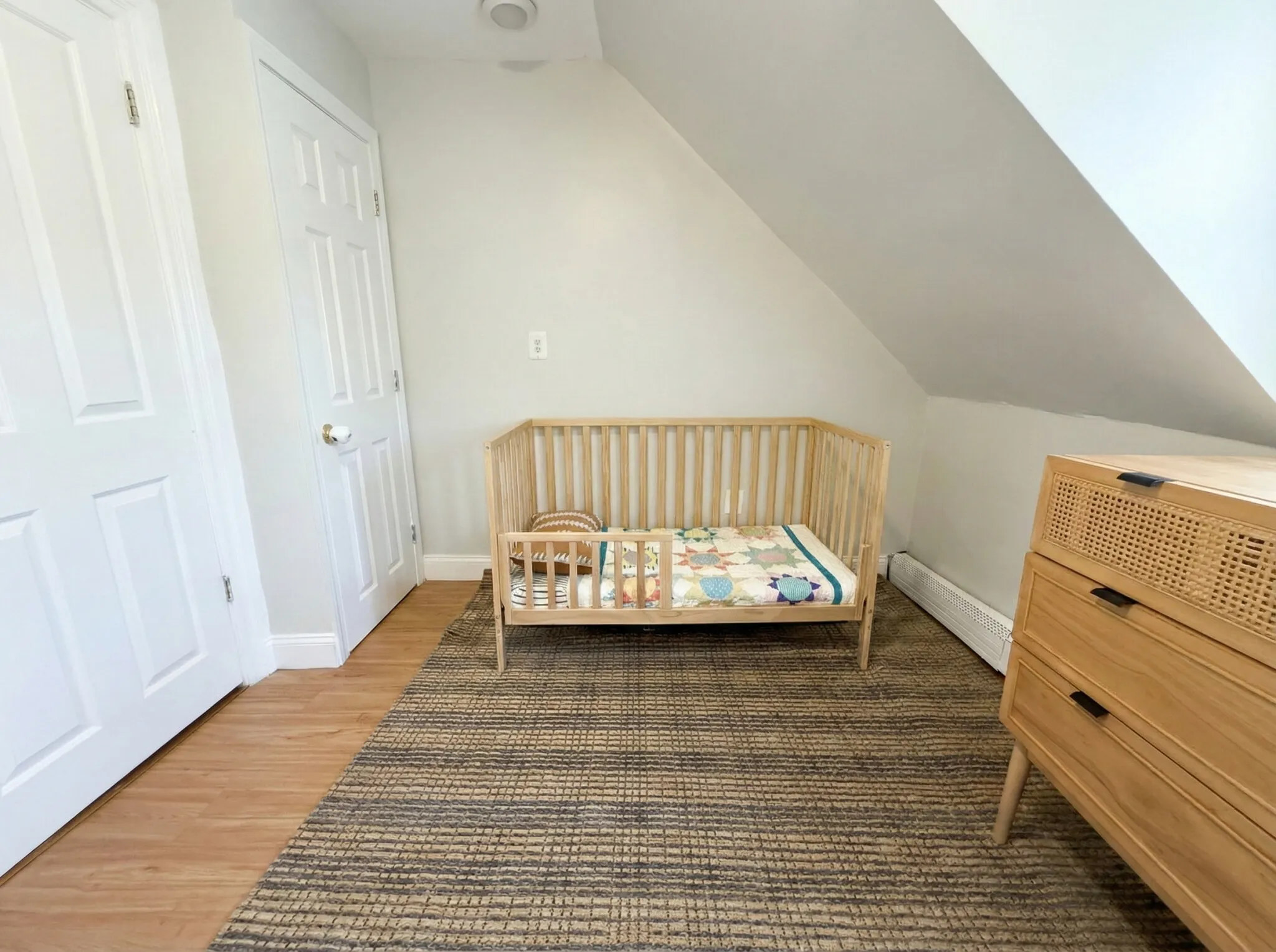 3.5 bed, 1.5 bath apartment for rent at 20 Fellsway West Unit 2, Somerville — photo 5 of 17