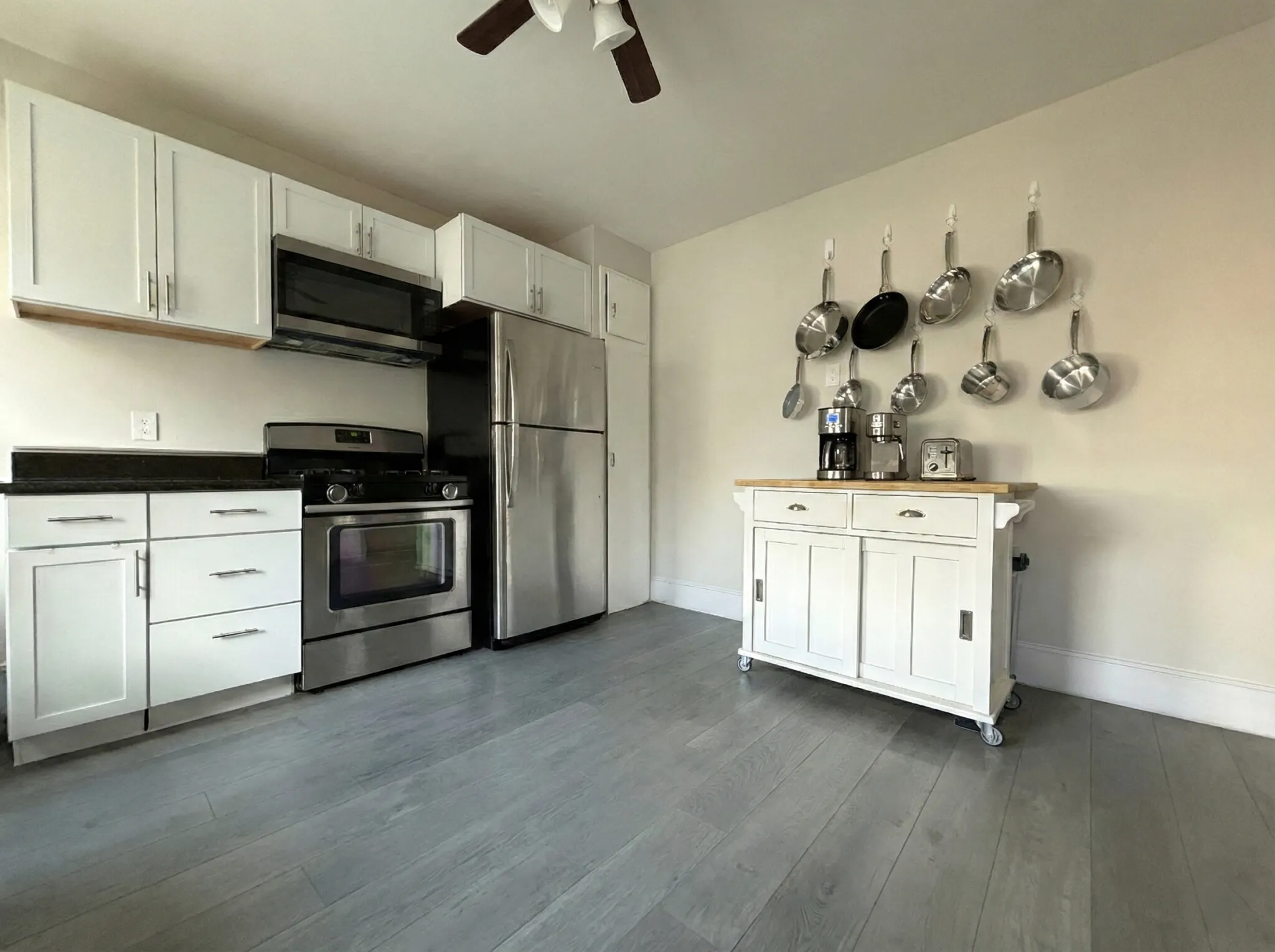 3.5 bed, 1.5 bath apartment for rent at 20 Fellsway West Unit 2, Somerville — photo 1 of 17