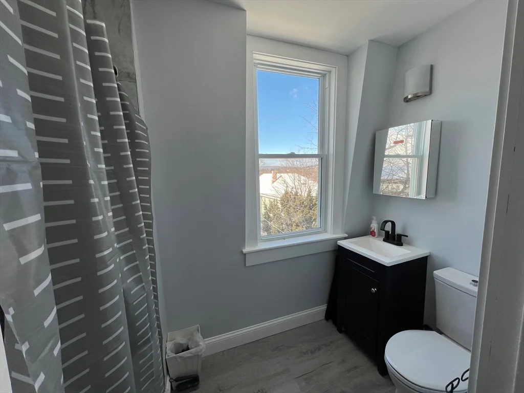 2 bed, 1 bath apartment for rent at 20 Florence St Unit 2, Worcester — photo 8 of 20