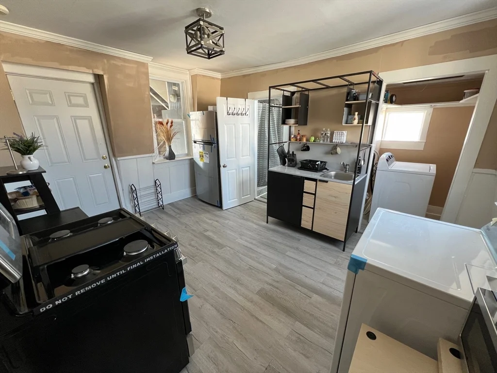 2 bed, 1 bath apartment for rent at 20 Florence St Unit 2, Worcester — photo 6 of 20