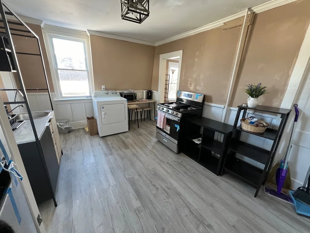 2 bed, 1 bath apartment for rent at 20 Florence St Unit 2, Worcester — photo 7 of 20