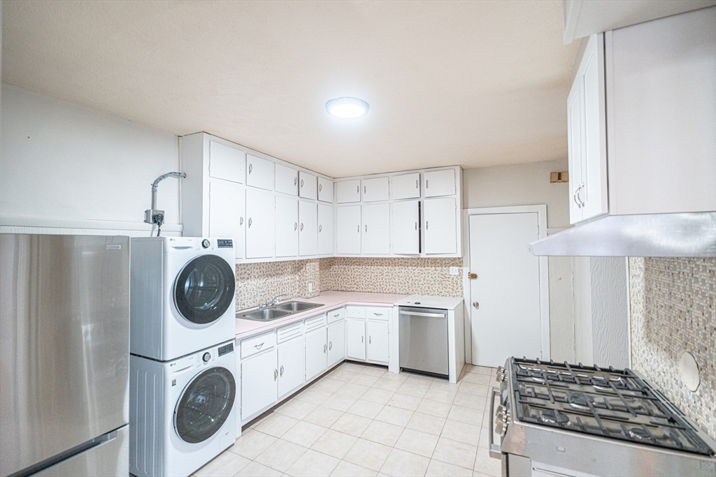 2 bed, 1 bath apartment for rent at 20 Ford St Unit 1, East Boston — photo 6 of 8