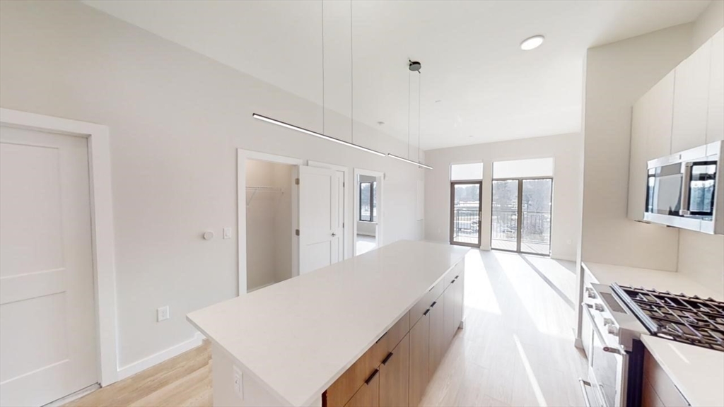 1 bed, 1 bath apartment for rent at 20 Fourth Ave Unit 511, Burlington — photo 2 of 20