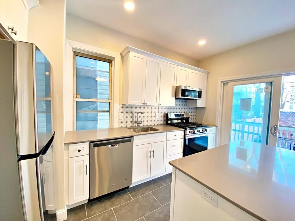 3 bed, 1 bath apartment for rent at 20 Frankfort St Unit 1, East Boston — photo 2 of 27