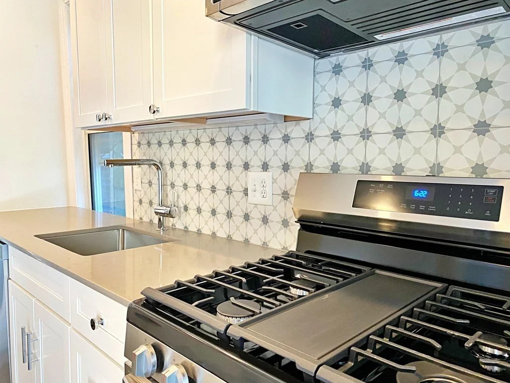 3 bed, 1 bath apartment for rent at 20 Frankfort St Unit 1, East Boston — photo 5 of 27