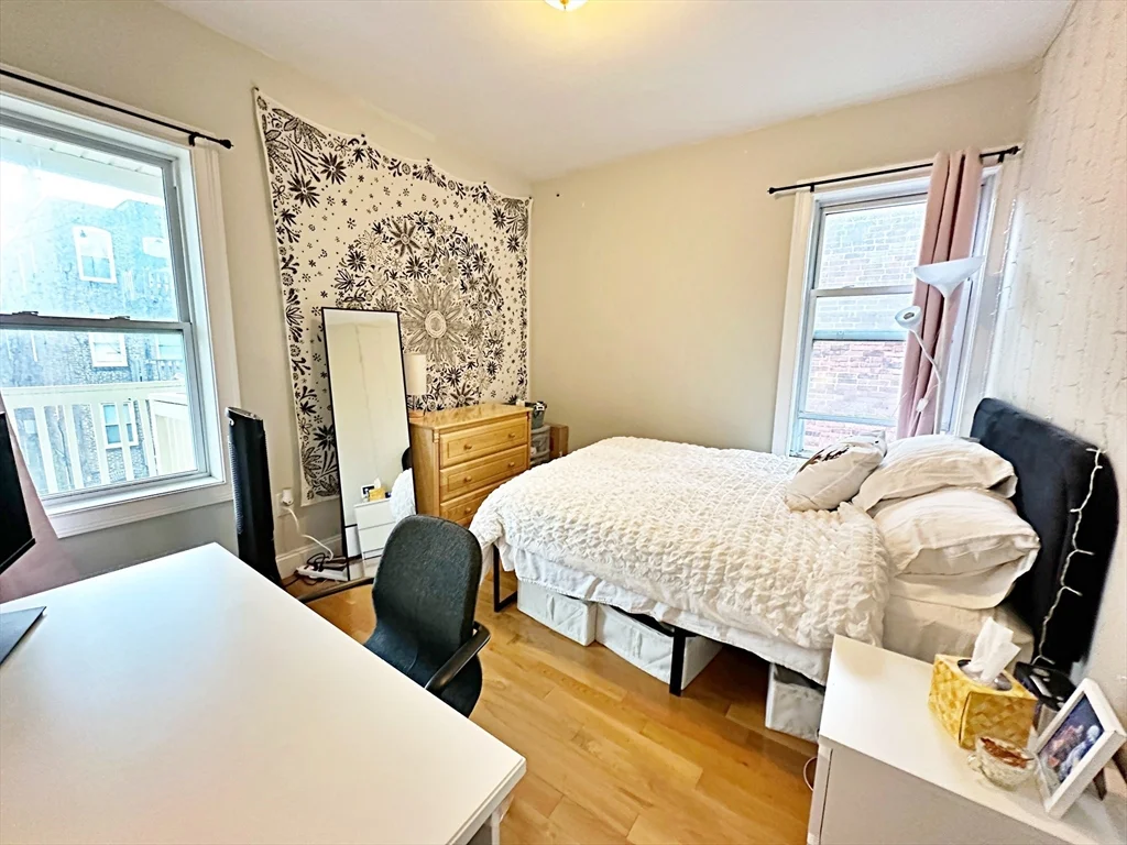 3 bed, 2 bath apartment for rent at 20 Frankfort St Unit 3, East Boston — photo 5 of 18