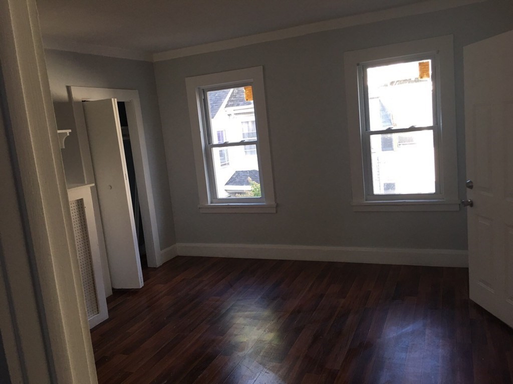 4 bed, 1 bath apartment for rent at 20 Fruit St Unit 1, Taunton — photo 4 of 12
