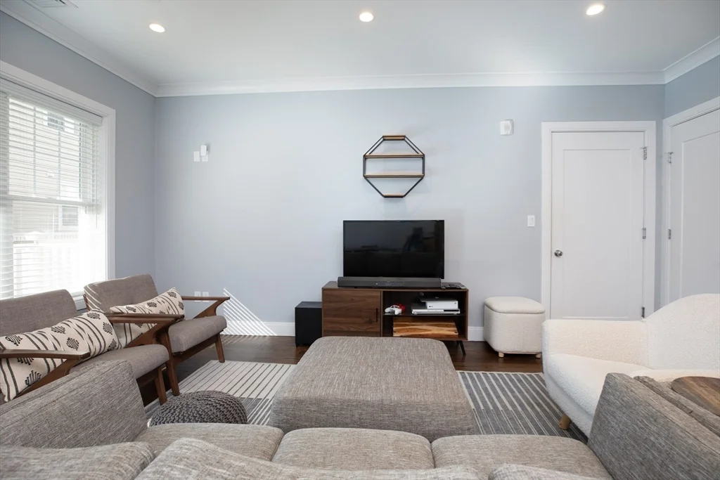 3 bed, 2 bath apartment for rent at 20 Fuller St Unit 2, Dorchester — photo 7 of 21