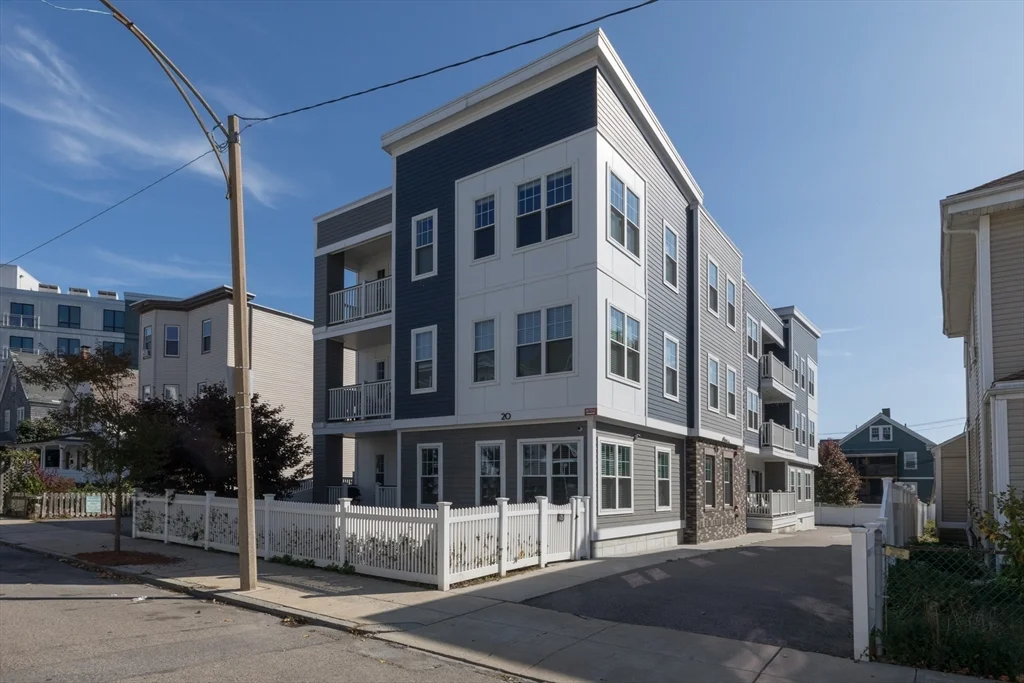 3 bed, 2 bath apartment for rent at 20 Fuller St Unit 2, Dorchester — photo 21 of 21