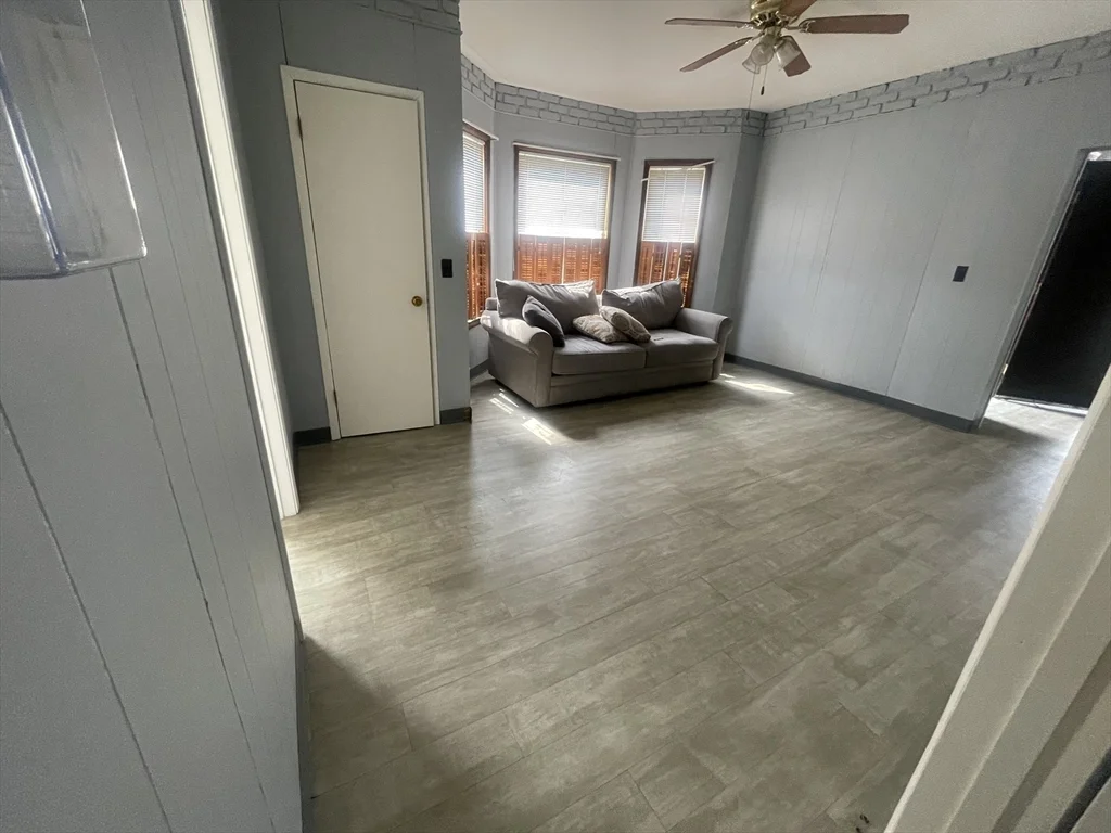 3 bed, 1 bath apartment for rent at 20 Garfield St Unit 1, Taunton — photo 4 of 7