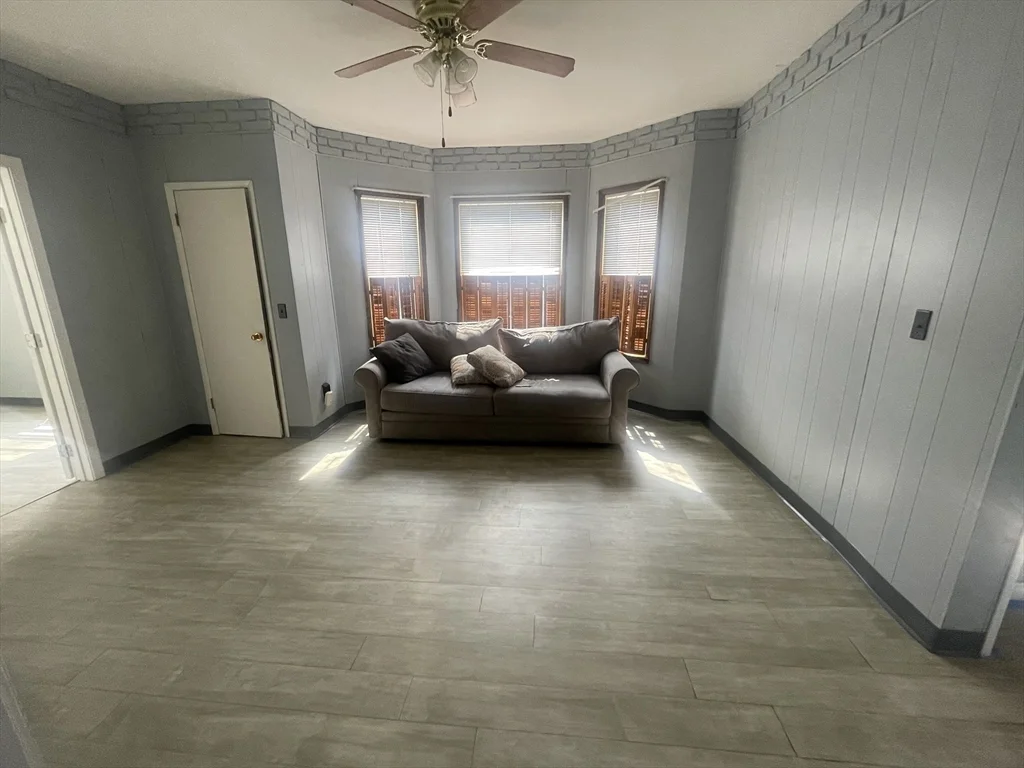 3 bed, 1 bath apartment for rent at 20 Garfield St Unit 1, Taunton — photo 3 of 7