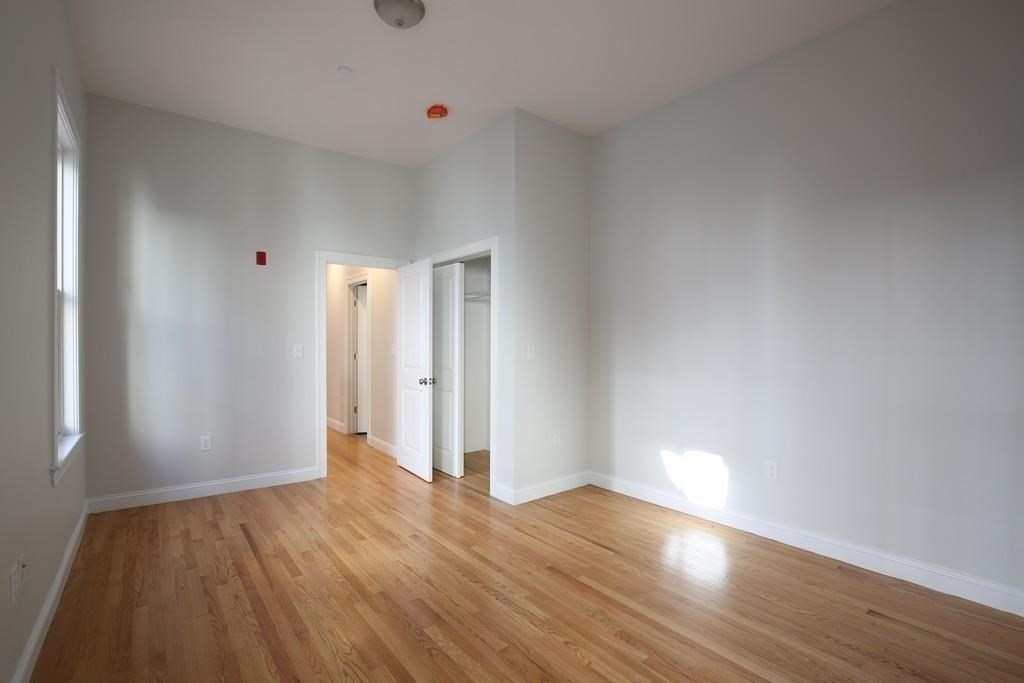 4 bed, 3 bath apartment for rent at 20 George St Unit 1, East Somerville — photo 4 of 10