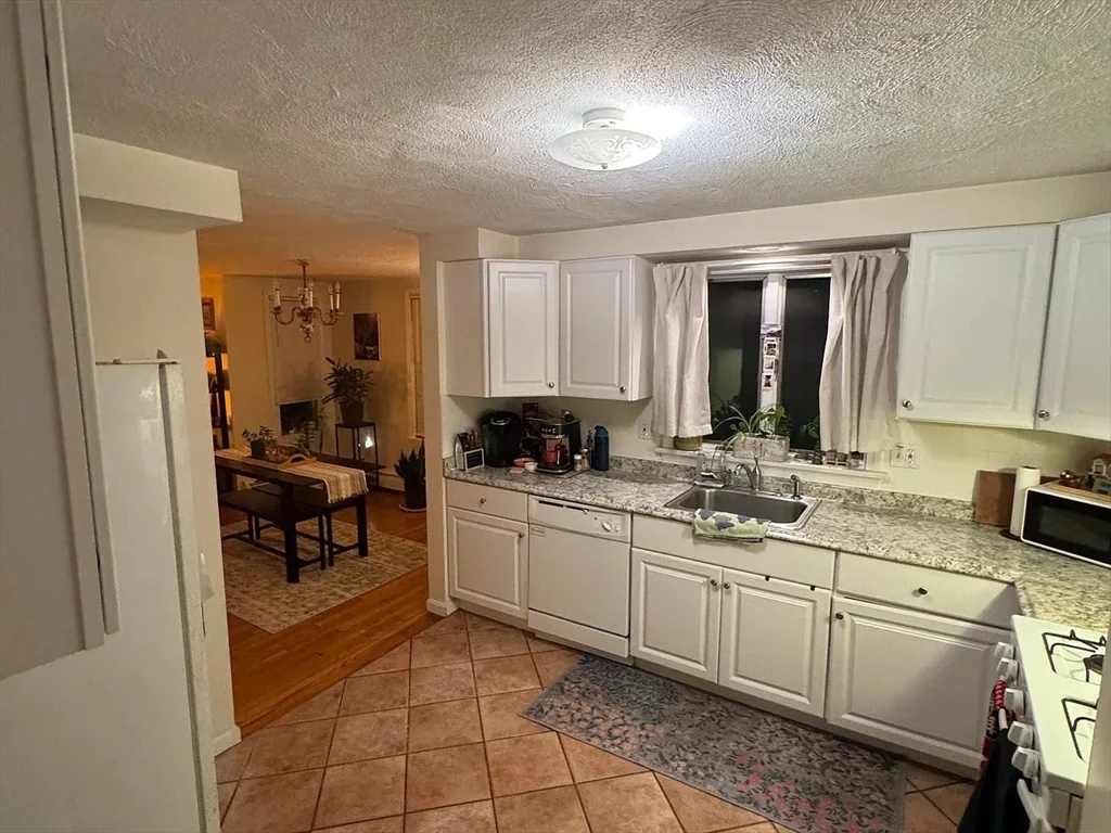 2 bed, 1 bath apartment for rent at 20 Gibbon St Unit 1, Marlborough — photo 6 of 13