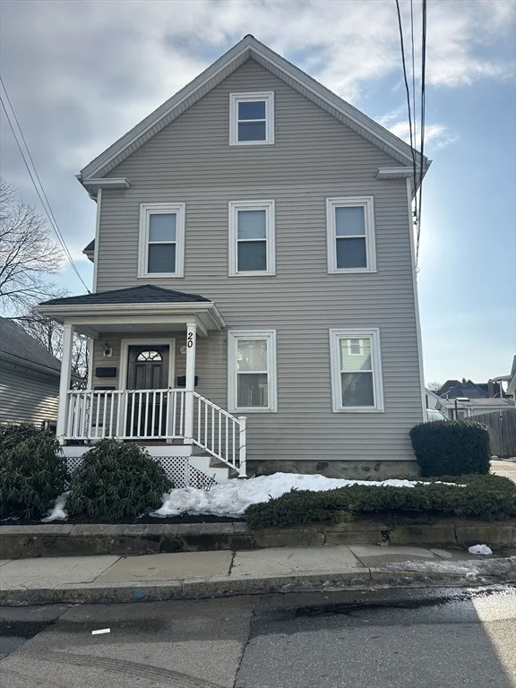 1 bed, 1 bath apartment for rent at 20 Gibbon St Unit 2R, Marlborough