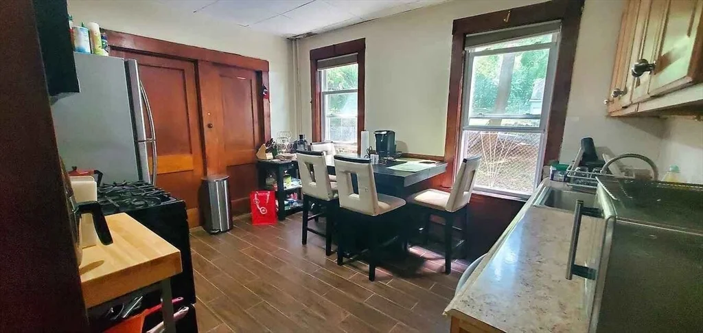 3 bed, 1 bath apartment for rent at 20 Glade Ave Unit 3, Jamaica Plain — photo 9 of 12