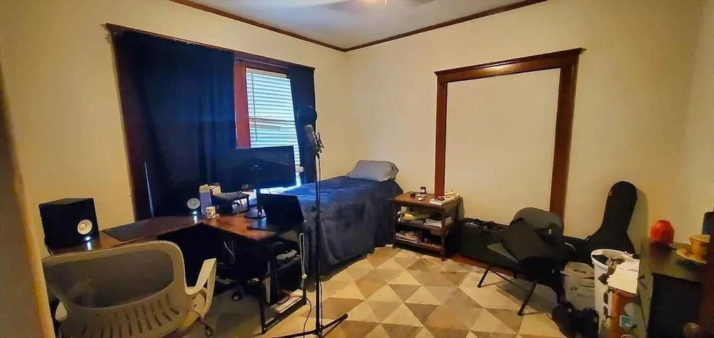 3 bed, 1 bath apartment for rent at 20 Glade Ave Unit 3, Jamaica Plain — photo 11 of 12