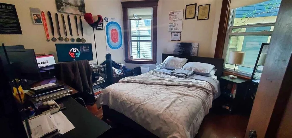 3 bed, 1 bath apartment for rent at 20 Glade Ave Unit 3, Jamaica Plain — photo 7 of 12