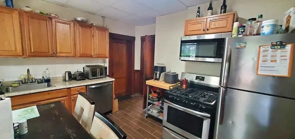 3 bed, 1 bath apartment for rent at 20 Glade Ave Unit 3, Jamaica Plain