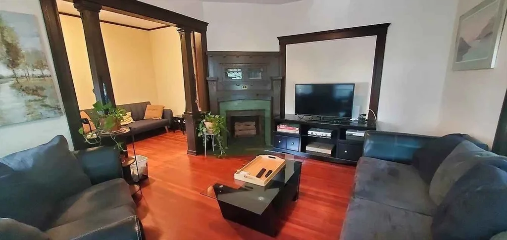 3 bed, 1 bath apartment for rent at 20 Glade Ave Unit 3, Jamaica Plain — photo 6 of 12
