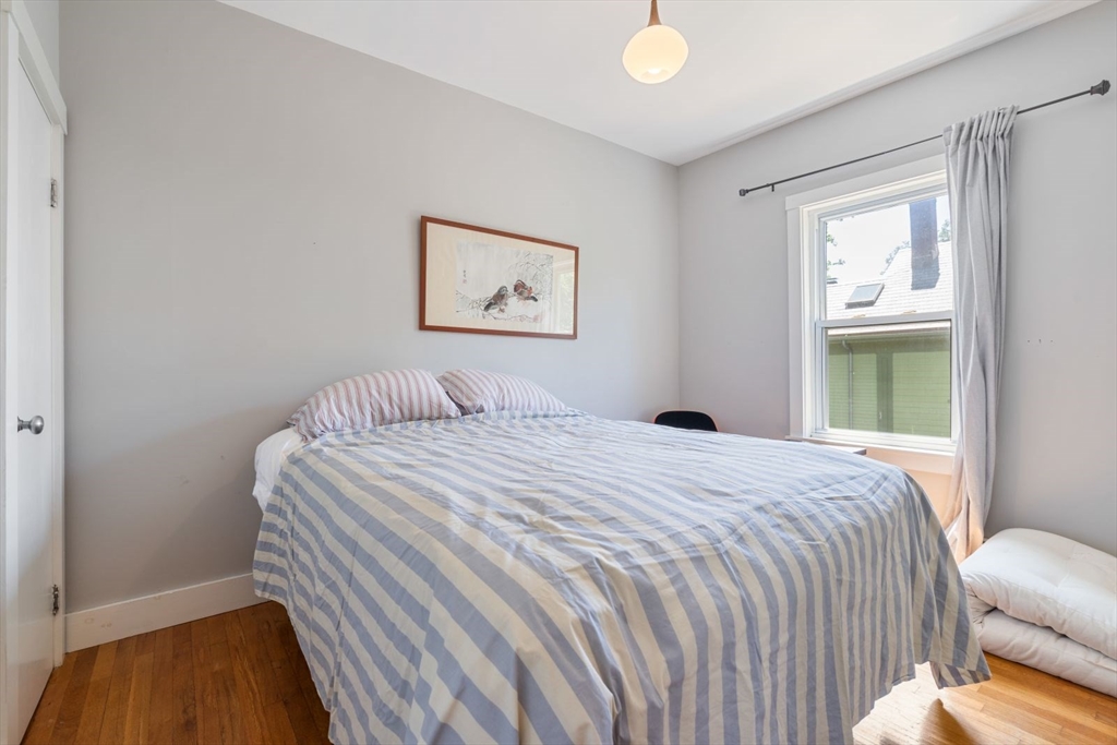 3 bed, 2 bath apartment for rent at 20 Glenwood Ave Unit 2, Cambridgeport — photo 4 of 21