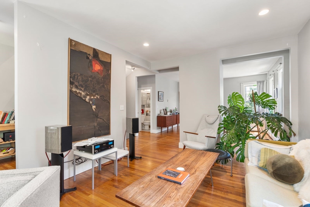3 bed, 2 bath apartment for rent at 20 Glenwood Ave Unit 2, Cambridgeport — photo 10 of 21