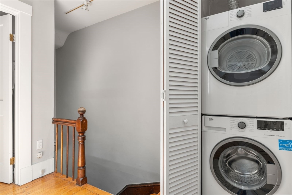 3 bed, 2 bath apartment for rent at 20 Glenwood Ave Unit 2, Cambridgeport — photo 13 of 21