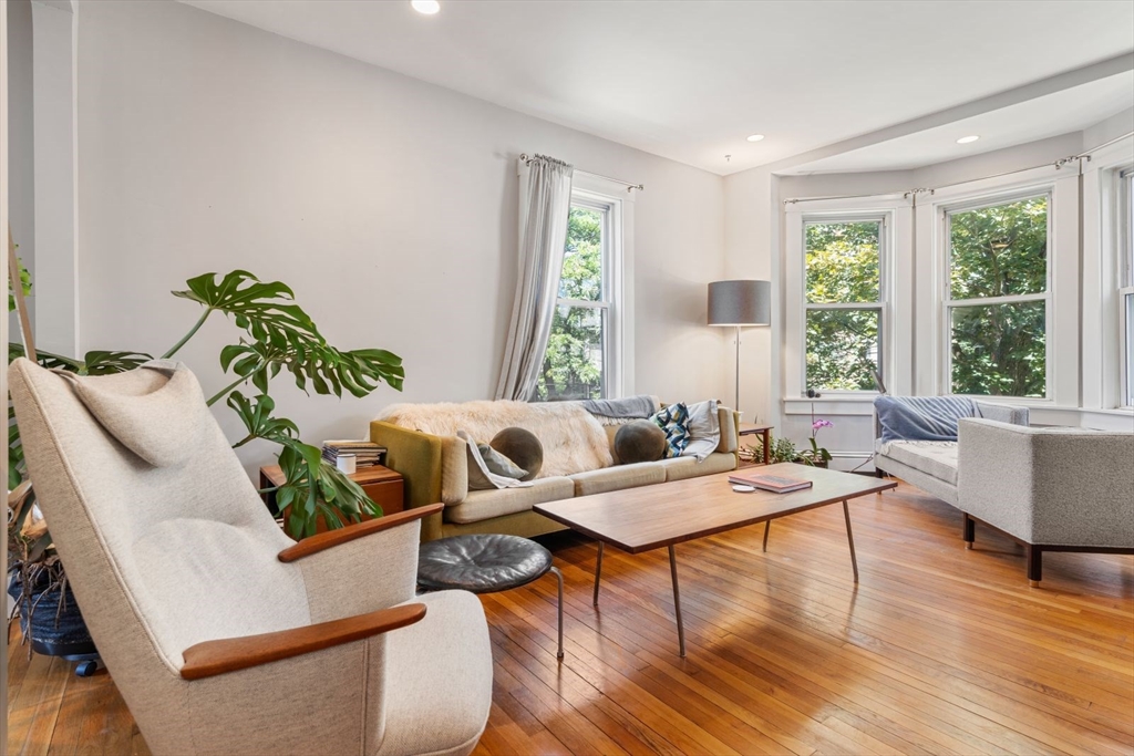 3 bed, 2 bath apartment for rent at 20 Glenwood Ave Unit 2, Cambridgeport — photo 9 of 21