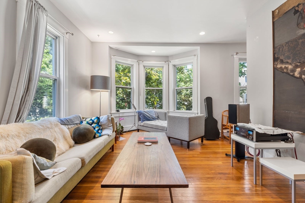3 bed, 2 bath apartment for rent at 20 Glenwood Ave Unit 2, Cambridgeport — photo 8 of 21