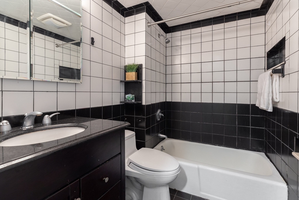 2 bed, 1 bath apartment for rent at 20 Gray St Unit 4, South End — photo 10 of 12