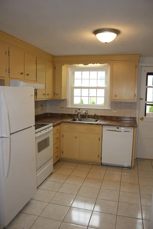 3 bed, 2 bath apartment for rent at 20 Green St Unit 1, Medfield — photo 2 of 21