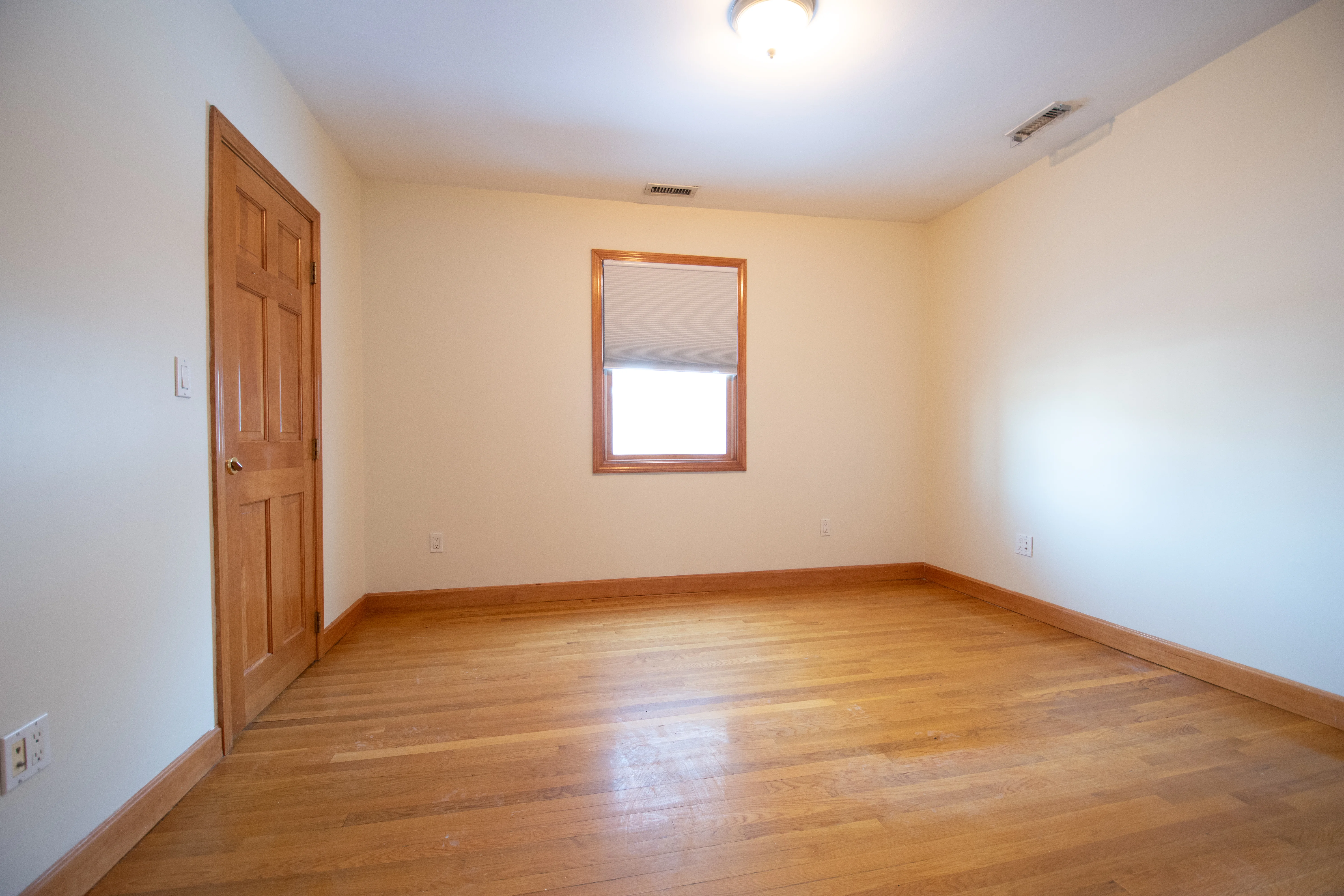 3 bed, 1 bath apartment for rent at 20 Greymere Rd Unit 2, Brighton — photo 7 of 9