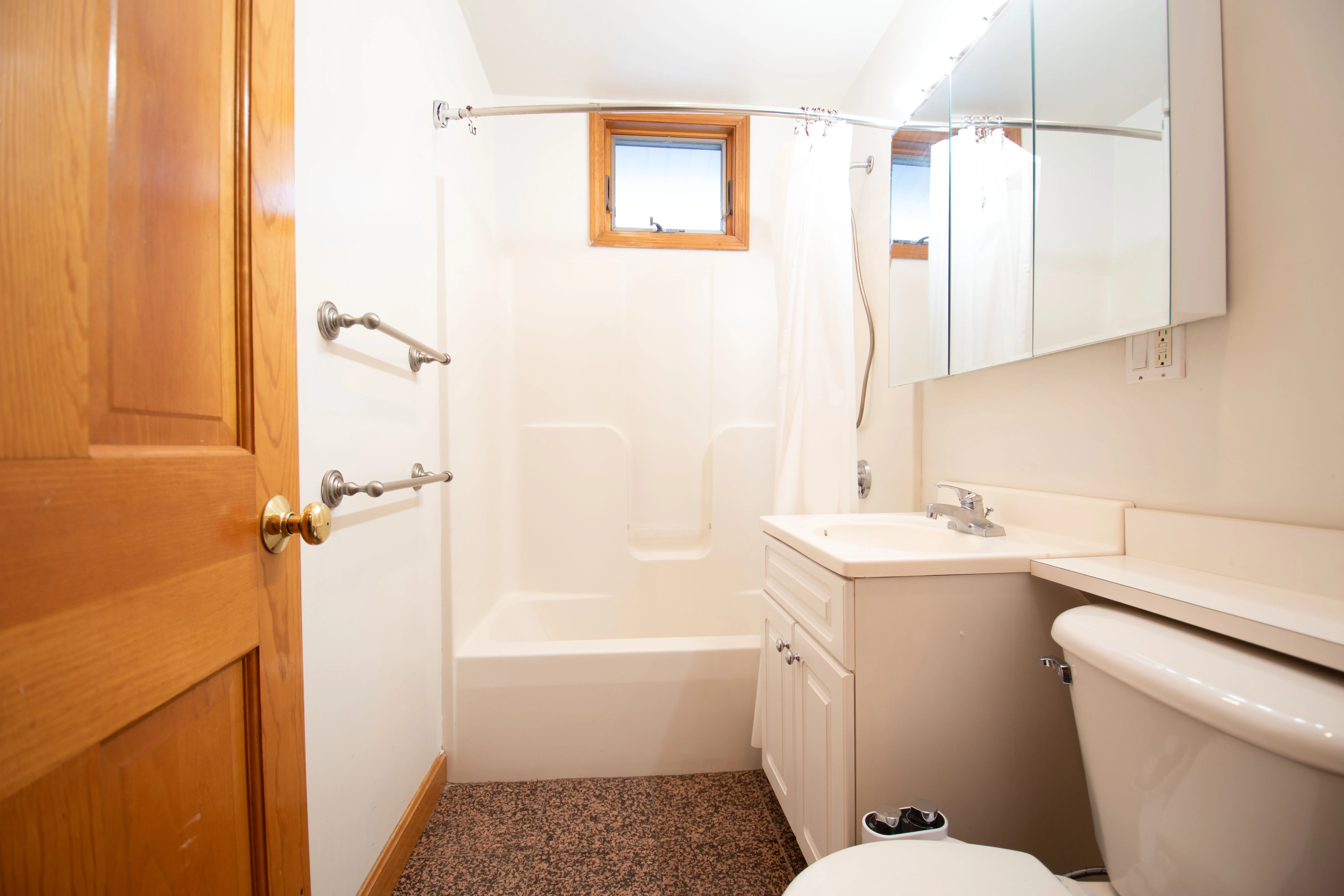 3 bed, 1 bath apartment for rent at 20 Greymere Rd Unit 2, Brighton — photo 9 of 9
