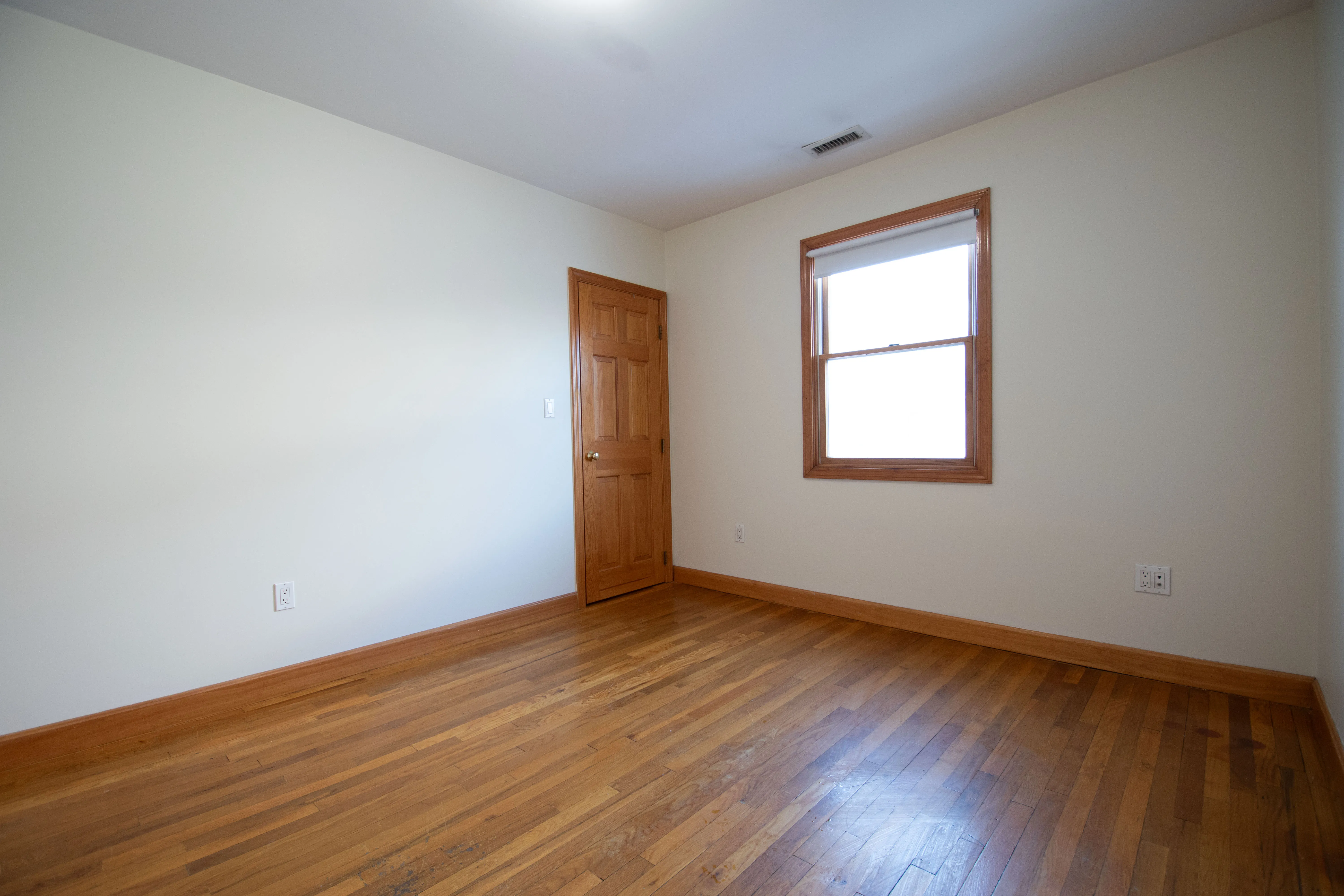 3 bed, 1 bath apartment for rent at 20 Greymere Rd Unit 2, Brighton — photo 5 of 9