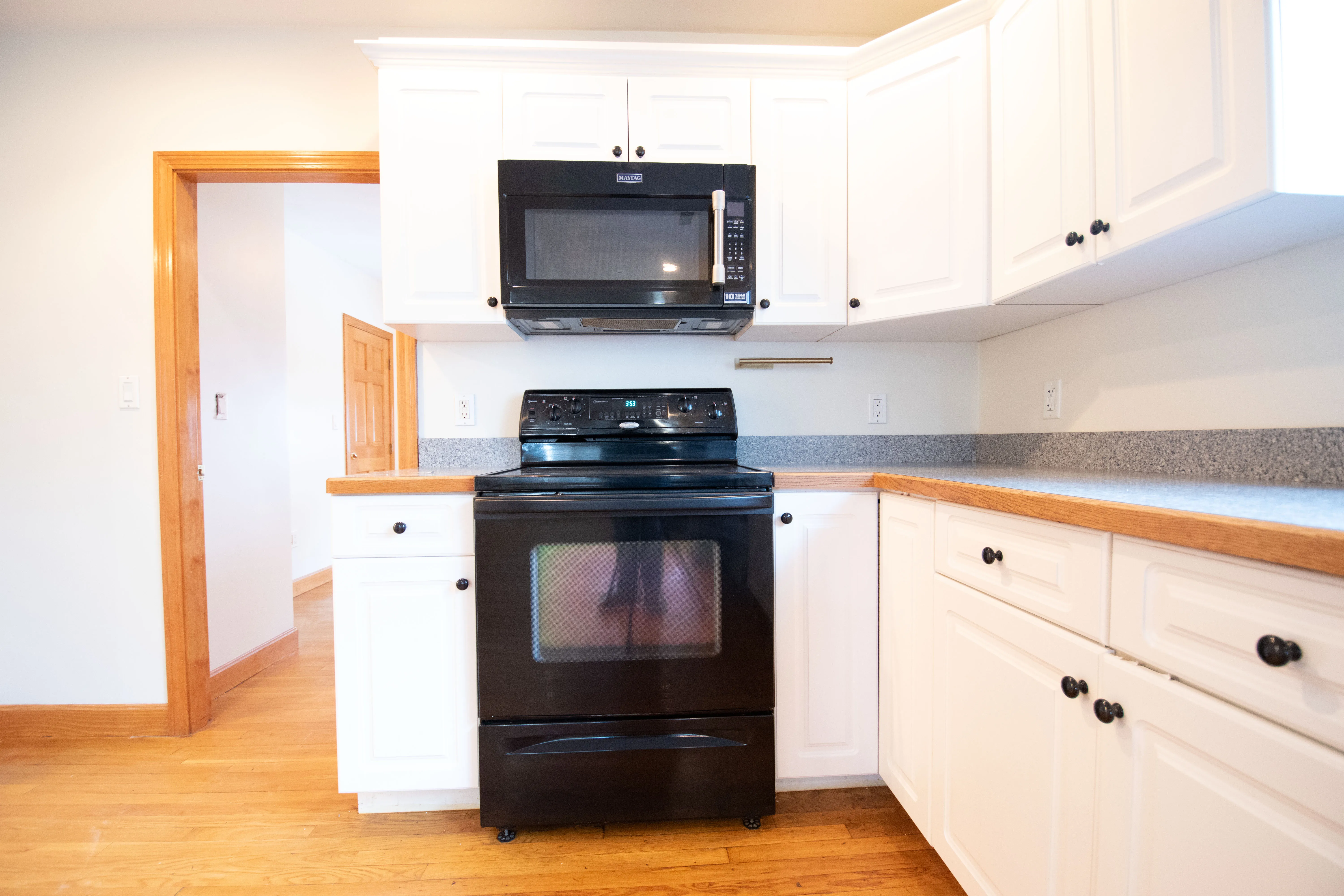 3 bed, 1 bath apartment for rent at 20 Greymere Rd Unit 2, Brighton — photo 3 of 9