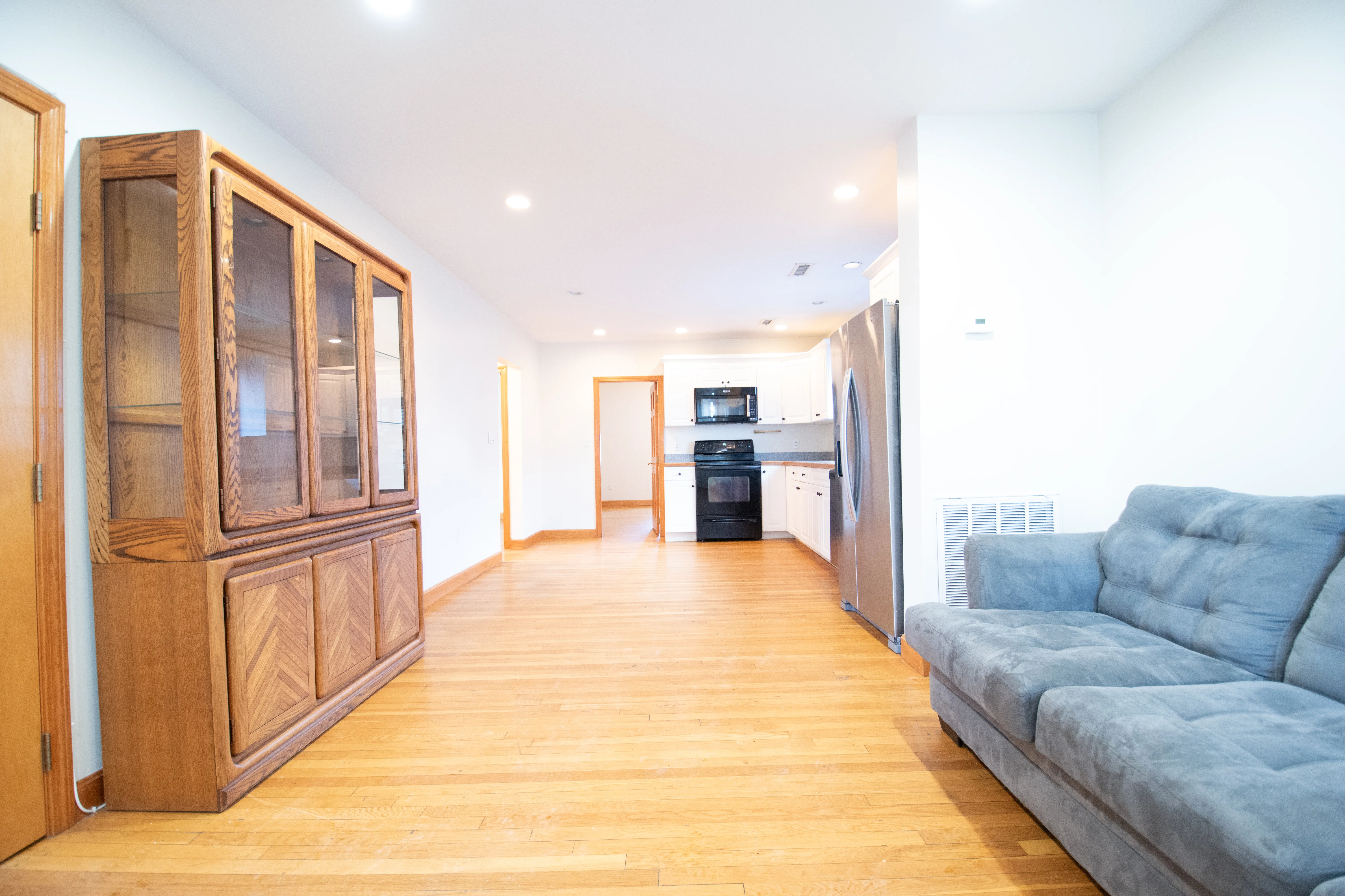 3 bed, 1 bath apartment for rent at 20 Greymere Rd Unit 2, Brighton — photo 4 of 9
