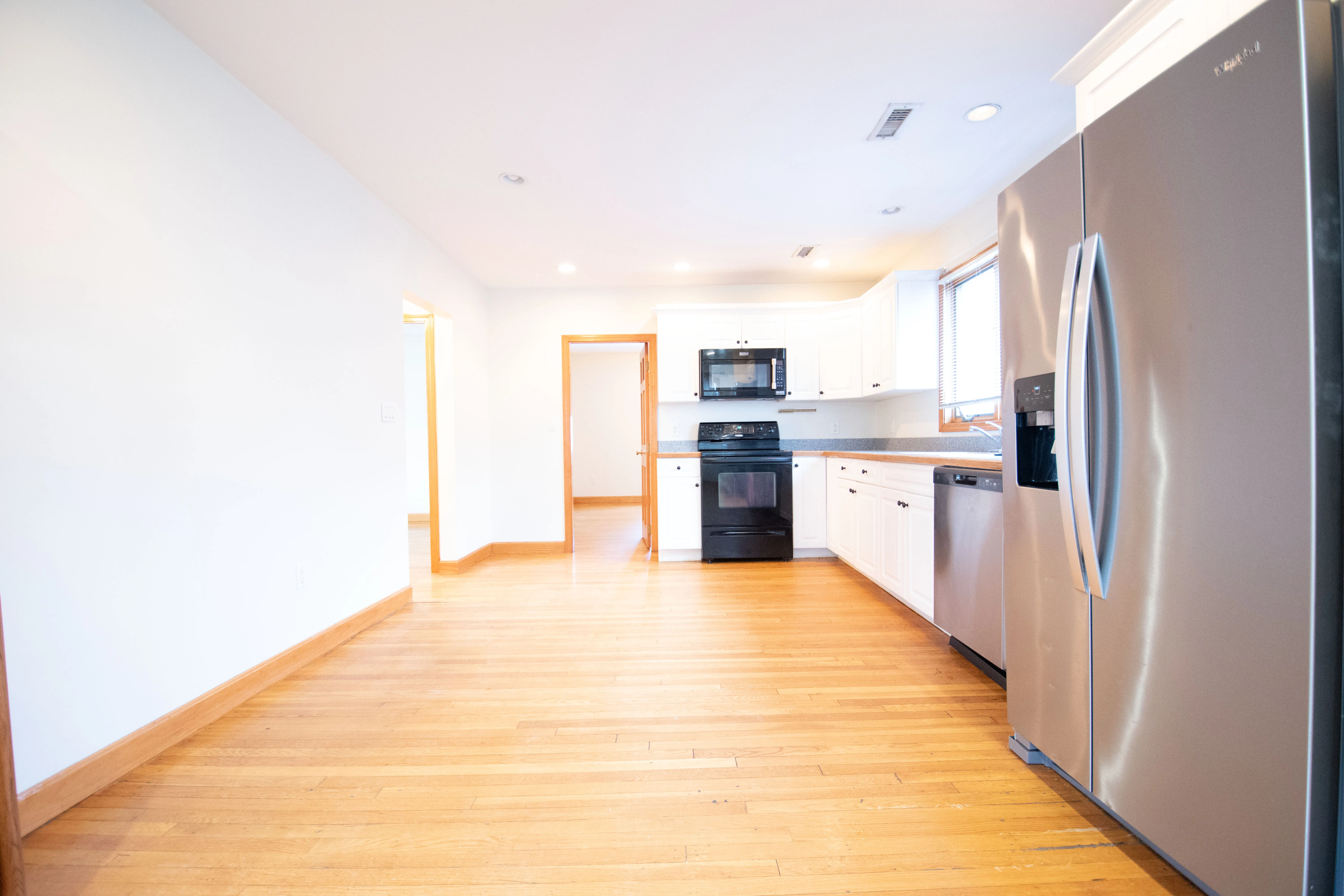 3 bed, 1 bath apartment for rent at 20 Greymere Rd Unit 2, Brighton — photo 2 of 9