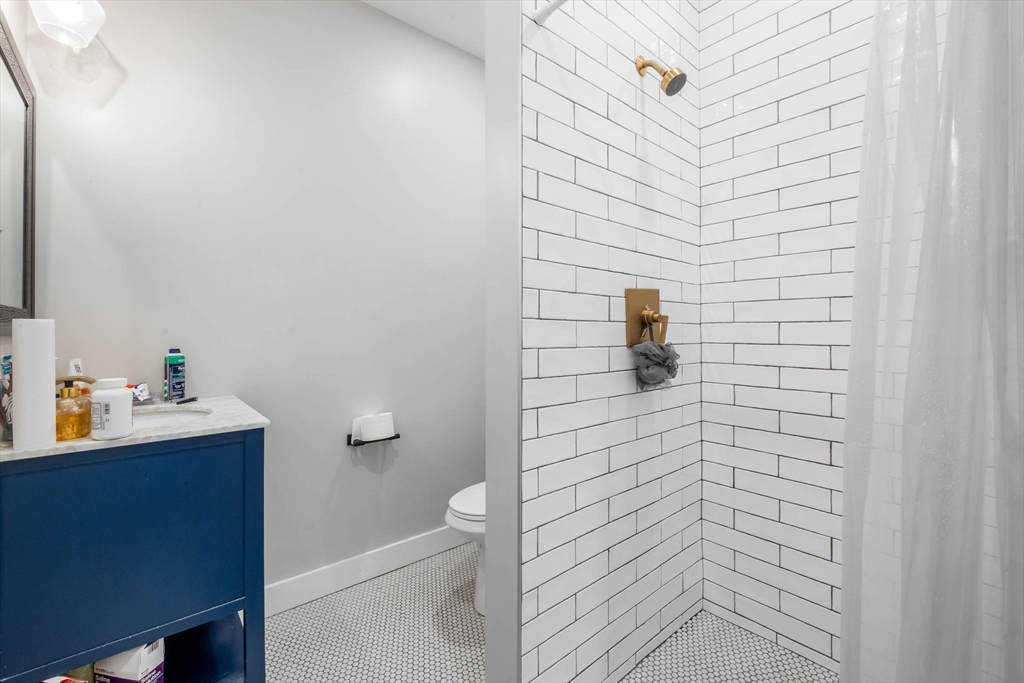 4 bed, 2 bath apartment for rent at 20 Grimes St Unit 3, South Boston — photo 7 of 16