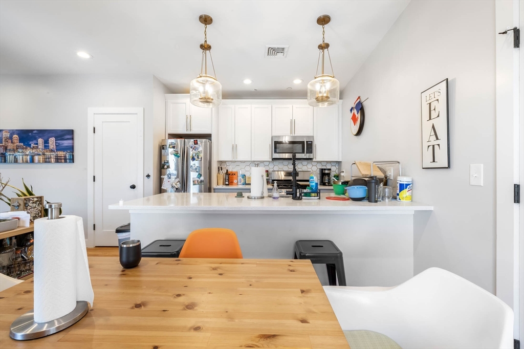 4 bed, 2 bath apartment for rent at 20 Grimes St Unit 3, South Boston — photo 4 of 16